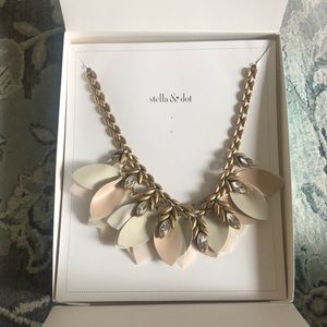 Stella & Dot Birdie Necklace